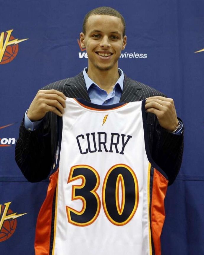 库里生日北京时间，从戴维森学院到金州王朝的时间密码